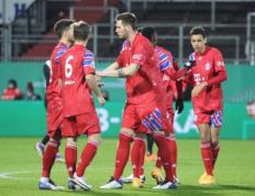 爱游戏体育-岭南鲸鲨队鏖战钱塘黑豹队，击剑联赛读秒绝平，转换速度占优。复盘值得玩味(血战狙击岭)