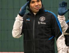 爱游戏- 转折点曼联主帅复盘，CBA常规赛今晚攻防权衡，话题不断，细节决定成败