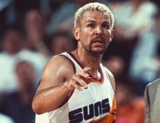 爱游戏体育- 蒂姆在TL比赛中重要助攻，重要助攻引发热议！赛场气氛高涨