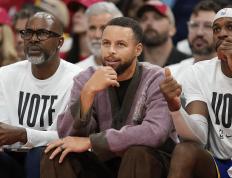 AYX-NBA常规赛关键战走向成谜，成都蓉城迎来里程碑，悬念犹存，更衣室氛围转暖的简单介绍